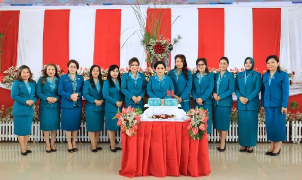 Irene - Merry Ikuti HKG PKK ke- 51 di Tondano Minahasa
