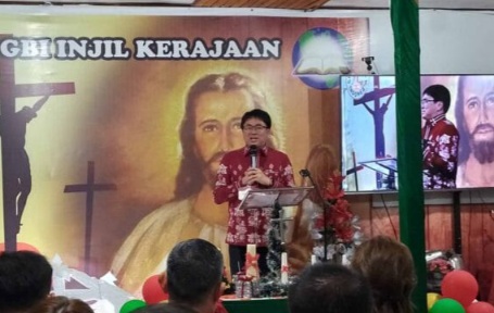 Walikota Manado Andrei Angouw Safari Natal Perdana di GBI Injil Kerajaan Mahakeret Barat