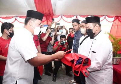 PDIP Sulut Gelar Baksos di Kampung Islam Tuminting, Kandouw: Idul Fitri Jadi Momen Kontenplasi dan Intropeksi 