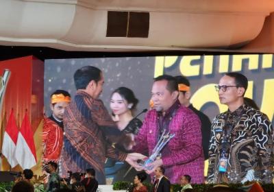Pemkot Manado Terima PPKM Award dari Presiden Jokowi