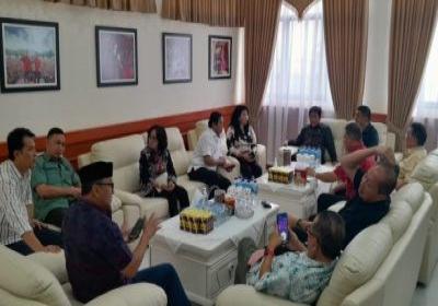 Ketua DPRD Kota Kotamobagu Meiddy Makalalag Terima Kunker Ketua dan Anggota DPRD Provinsi Sulut