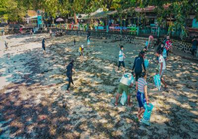 Hari Peduli Sampah Nasional, Grand Luley dan Ibis Manado Bersih-bersih Pantai di Bunaken