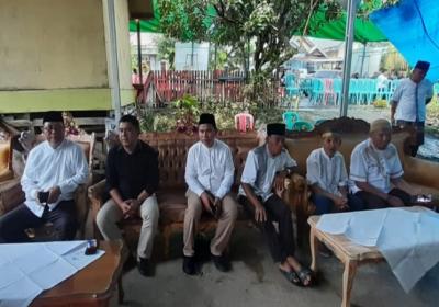 Ketua DPRD Meiddy Makalalag Melayat Rumah Duka Almrhum Drs Irianto Mokoginta