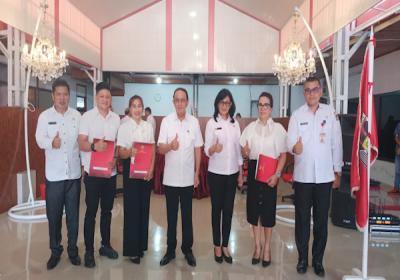 Bupati Minahasa Serahkan SK Staf Khusus Kepada Bima Koloay dan Anita Maleke