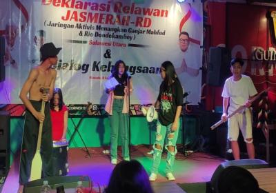 Gelar Teatrikal Kenang Korban Penculikan Rezim Orde Baru, Ratusan Aktivis Deklarasi Relawan Jasmerah - RD